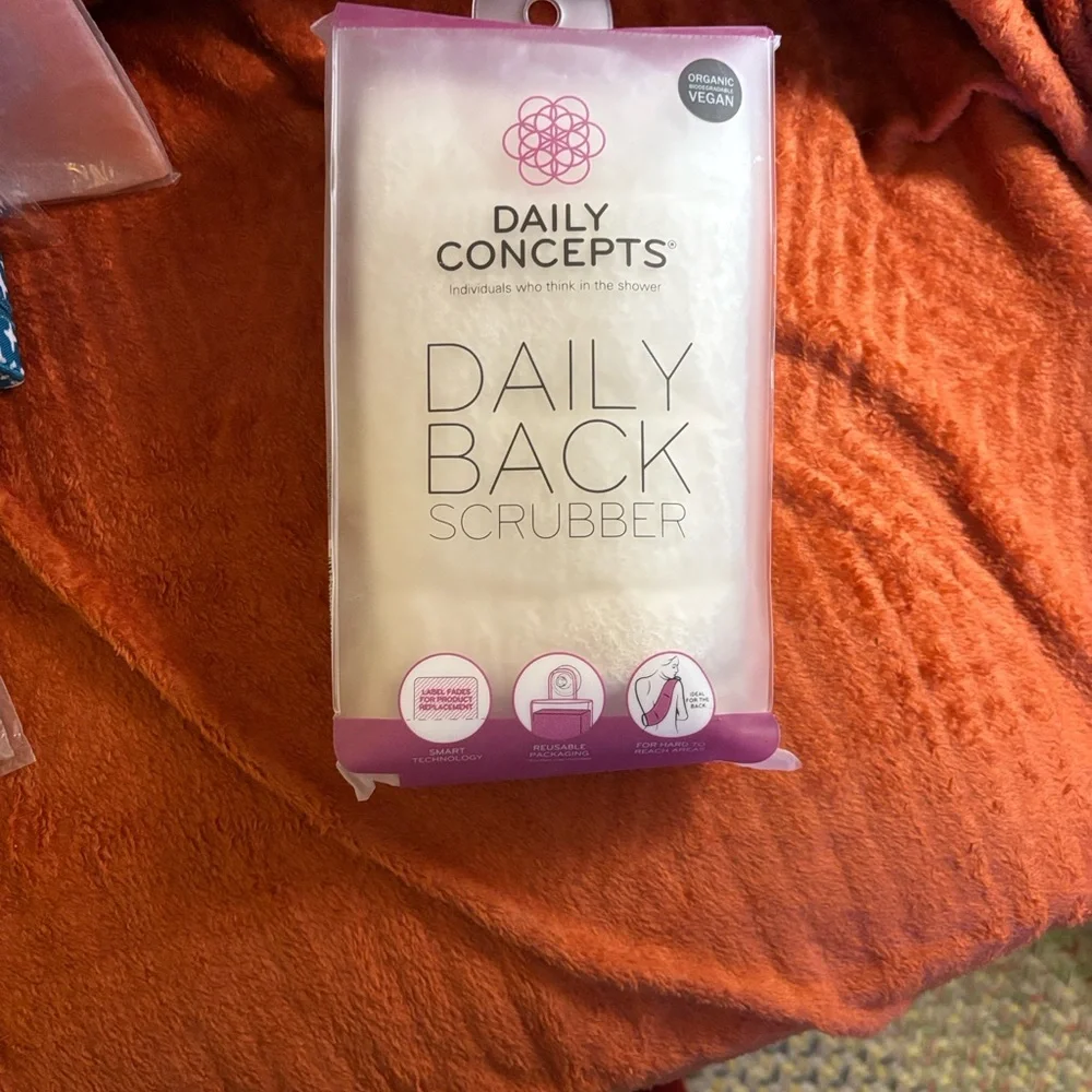 Cosmetic Bag-Eyebrow Kit-Makeup Brushes & Covers-Back Scrubber-Mini Sewing Kit. - Picture 12 of 16